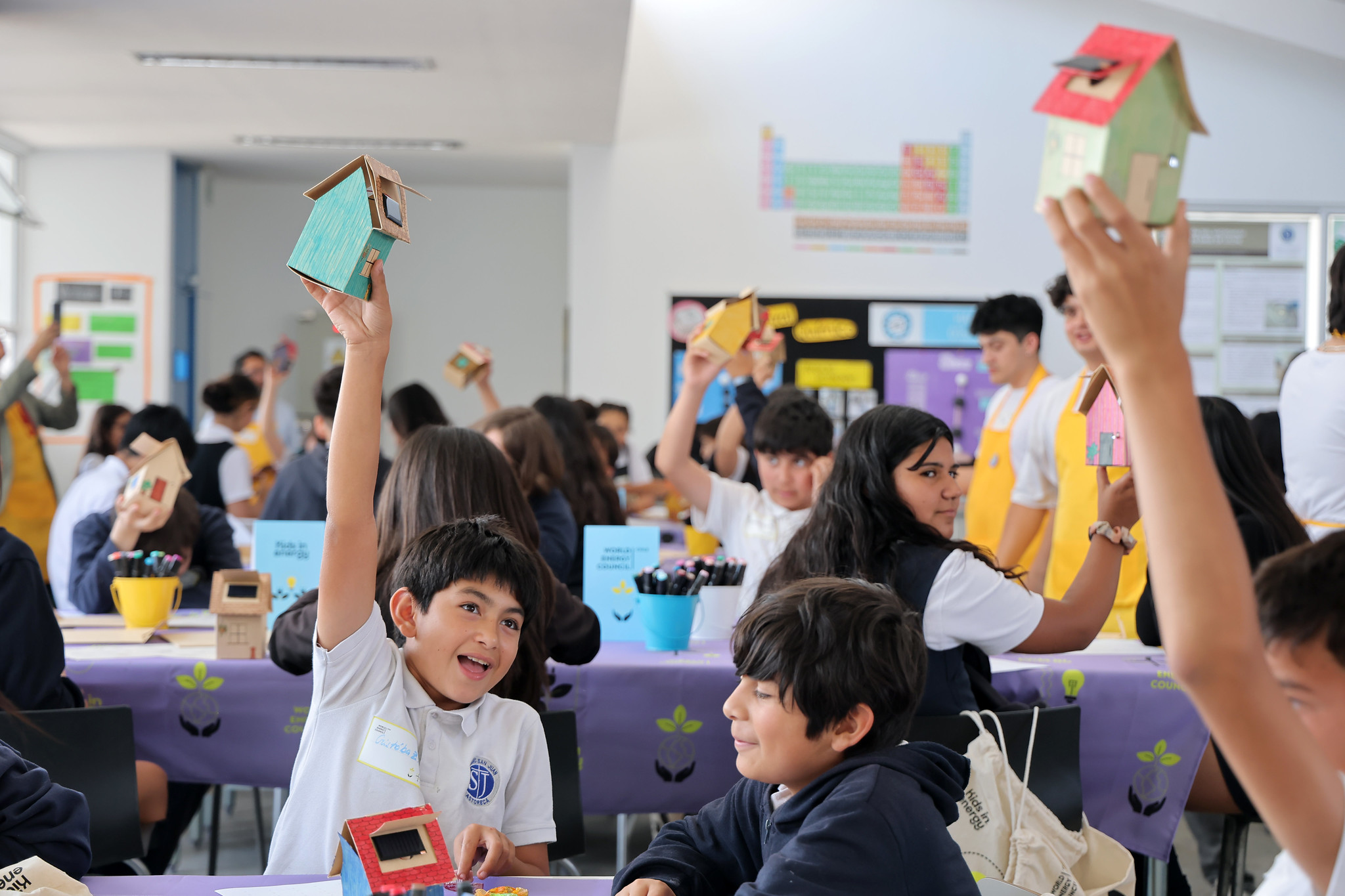 Niños en actividad educativa